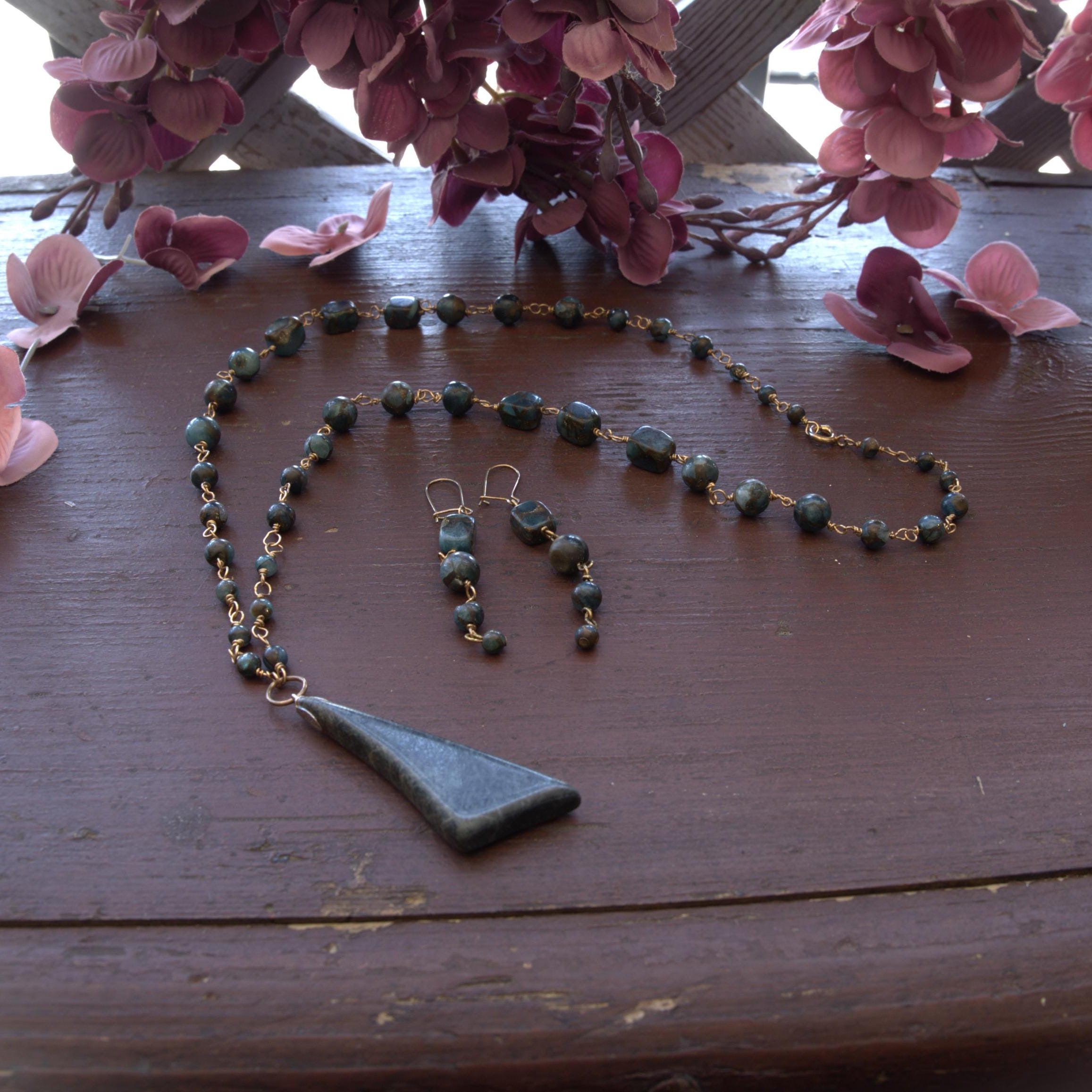 Elegant green jewelry set