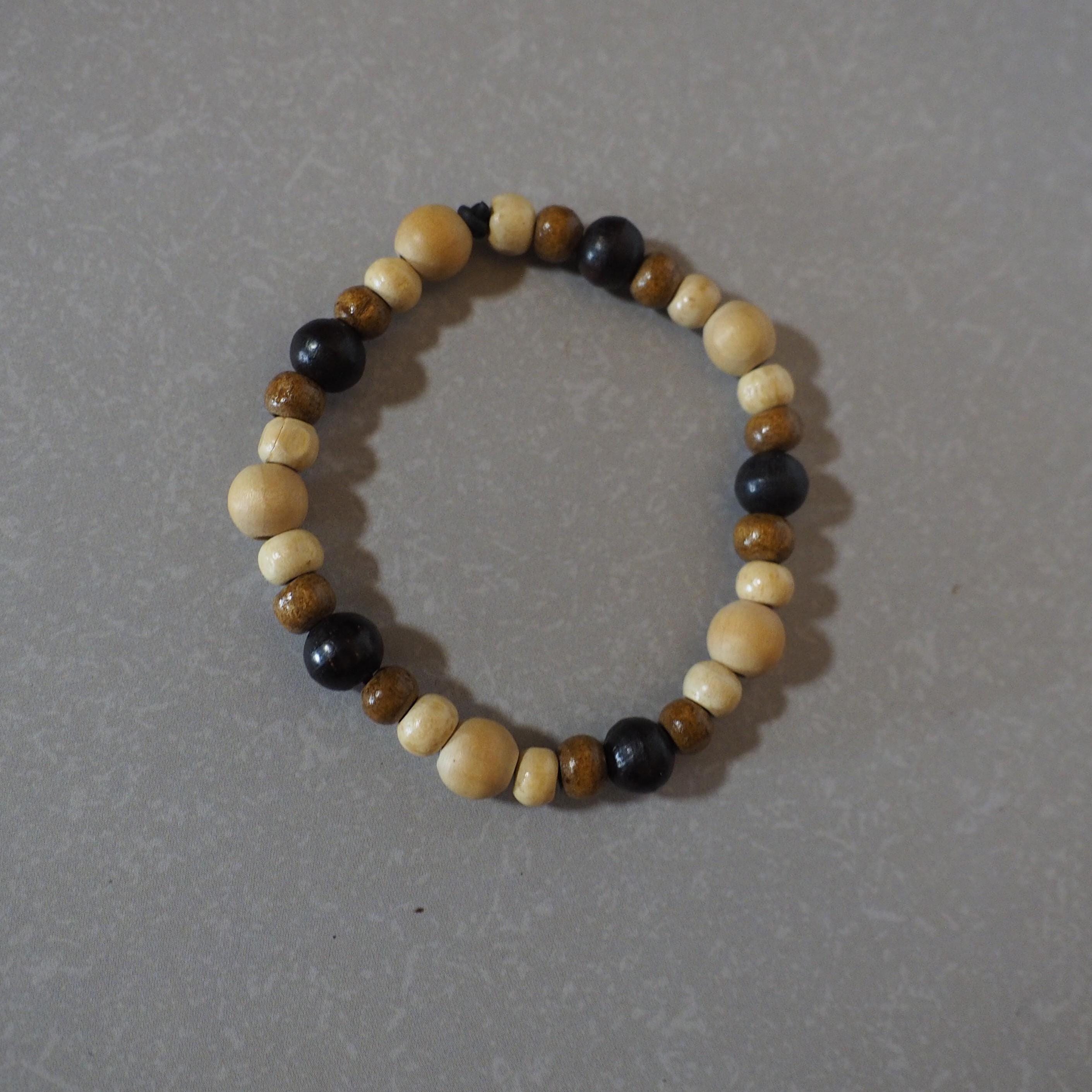 Small wooden bead bracelet for casual wear